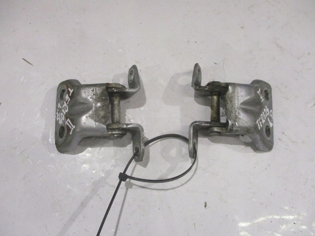 фото №1, Петля петлі двері лівий перед terios ii 06- s28