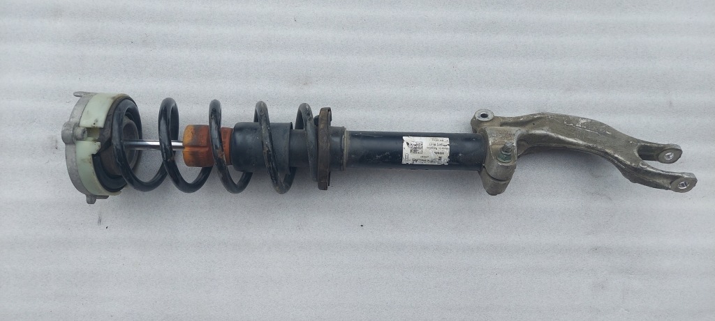 фото №1, Audi a4 s4 b9 амортизатор лівий перед 8w0413031aa