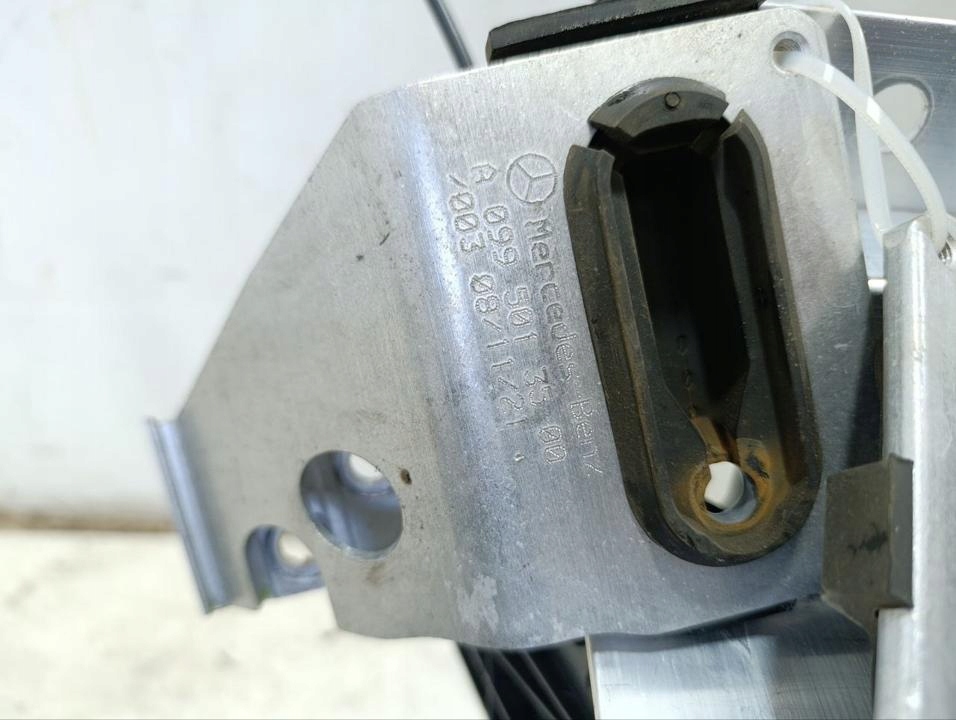 Усилитель передние mercedes-benz eqs 2022 a29776202500 с Разборки