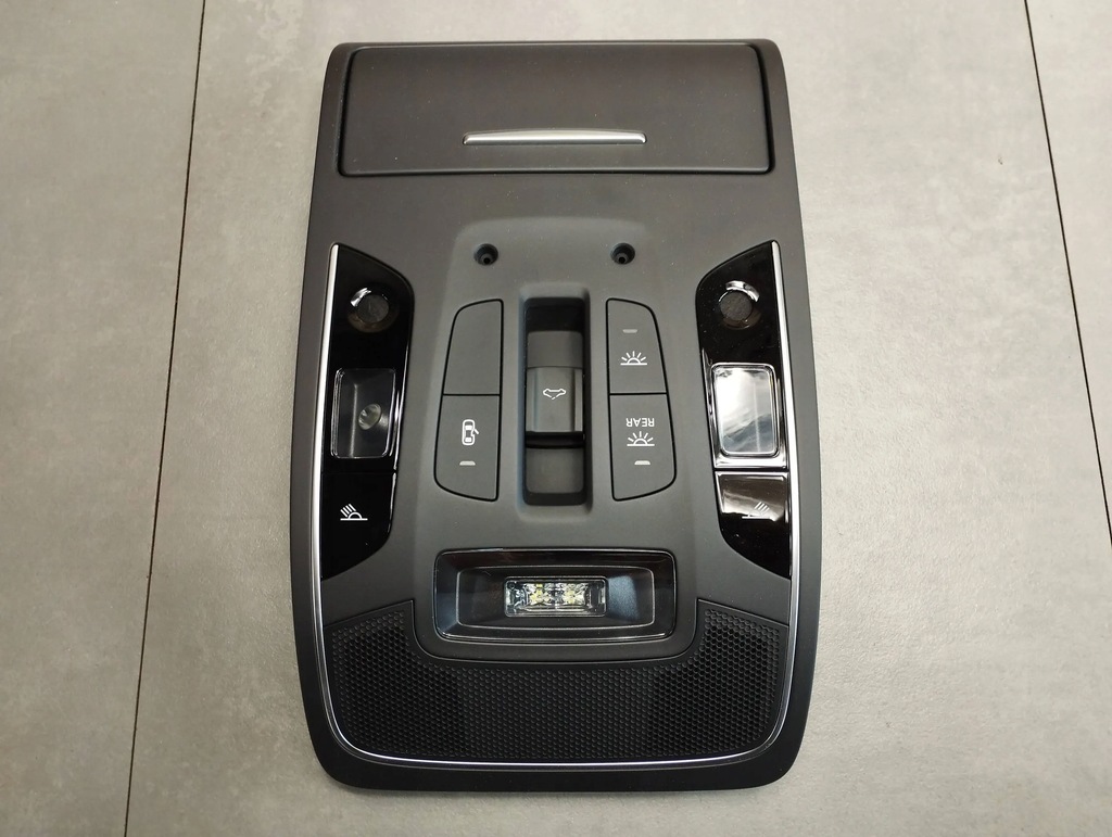 фото №1, Audi a6 c7 лампа салона 4g0947135f