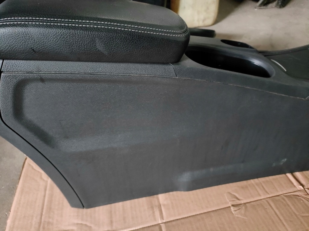 фото №7, Mercedes w246 туннель подлокотник eu