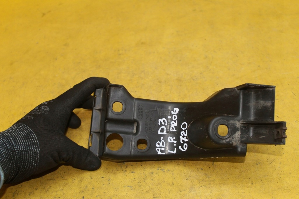 Audi оригинальный номер 4e0853921c кронштейн  порог крыла Недорого