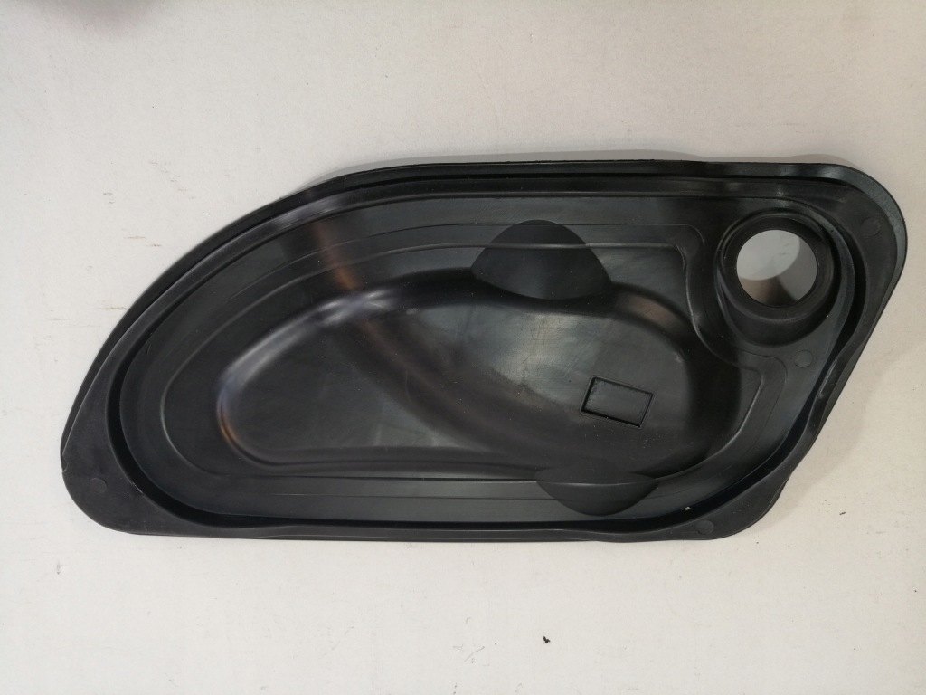 фото №3, Заглушка защита дверь правый перед audi a4 b8