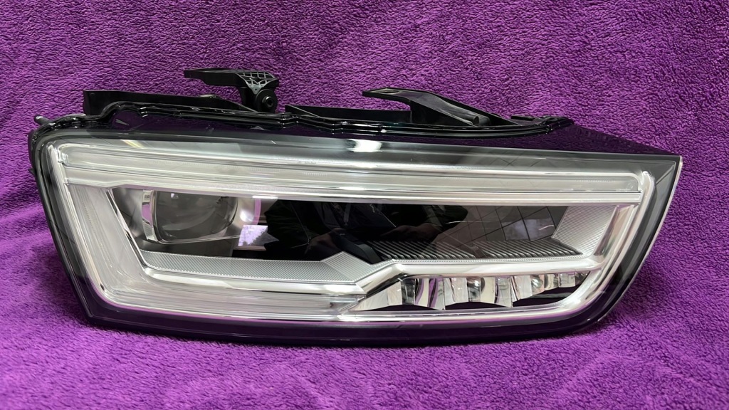 Купити Фара audi q3 full led 8u0941034 правий європа
