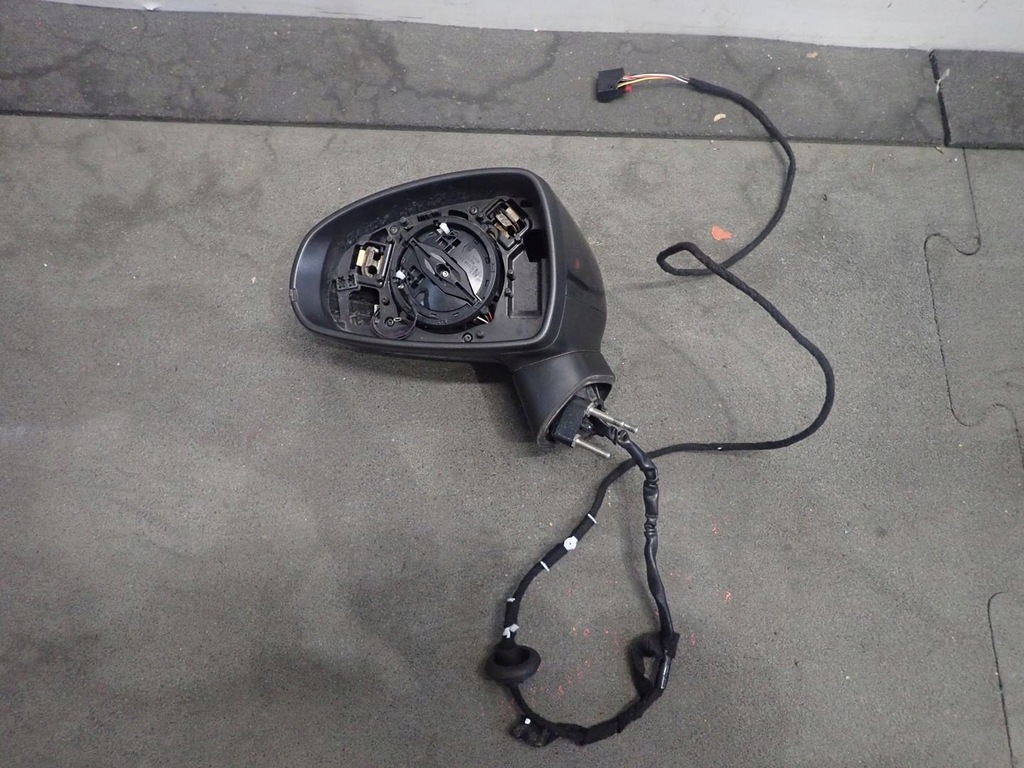 фото №1, Зеркало левая audi a1 6pin 2010-