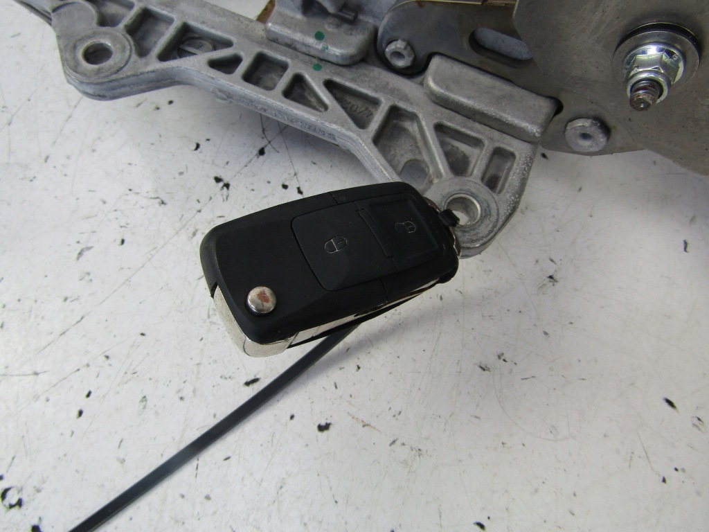 фото №8, Vw golf 5 mk5 шток колонка керма 1k1419502r + замок запалювання + ключ 1,6