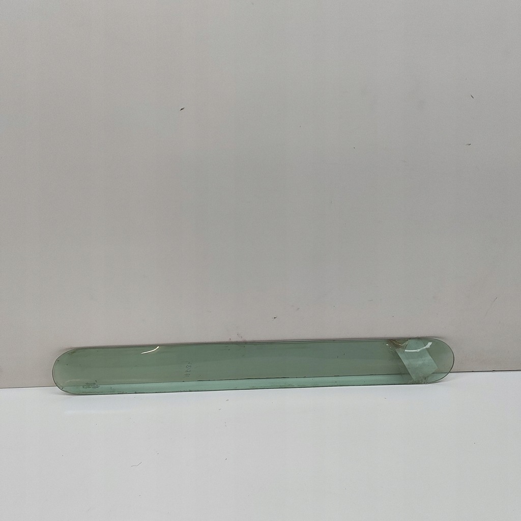 фото №1, Land rover defender 2005 стекло задняя