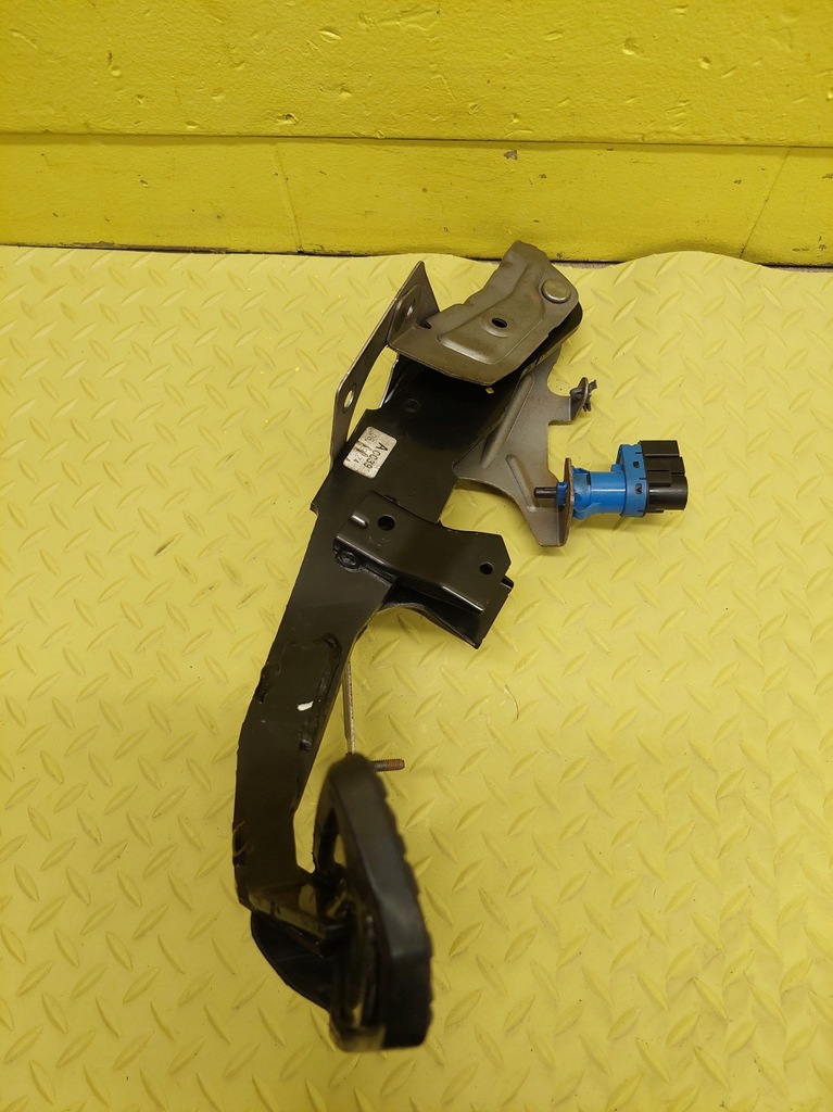 фото №2, Mazda 5 2.3 педаль гальма