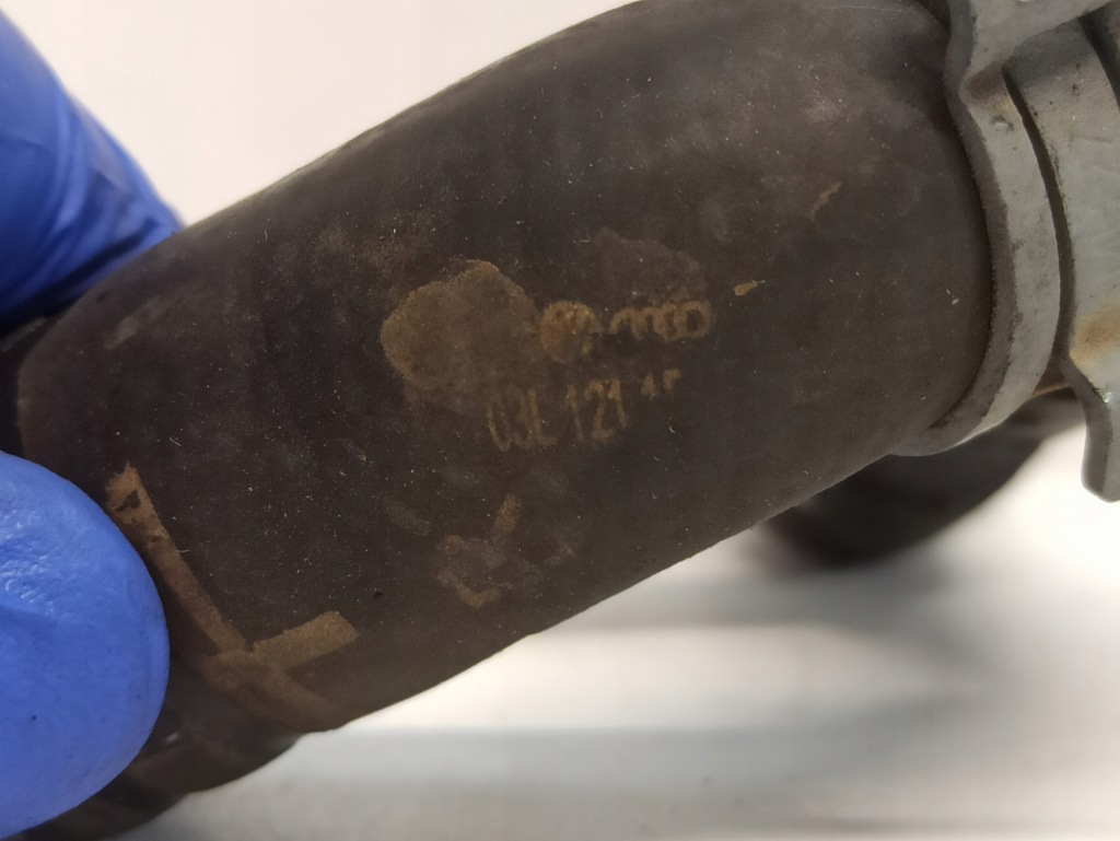 Труба шланг пабтрубок  воды audi a4 b8 03l121157a в Украине