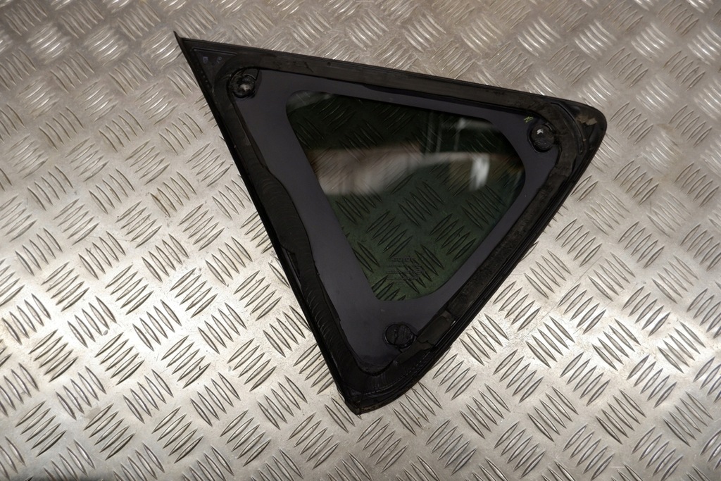 фото №7, Скло права задня toyota auris _e18_ 6271002180 1.8l hybrid 73kw 2014