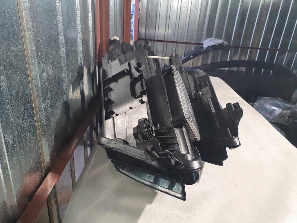 фото №11, Лампа правая передняя перед skoda karoq full led 57b