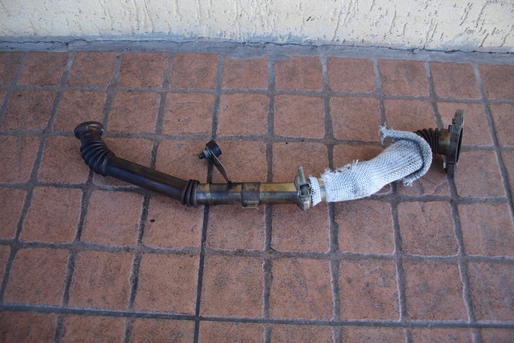 Купить Труба трубка egr audi a4 b6 2.0 fsi 06d131637b