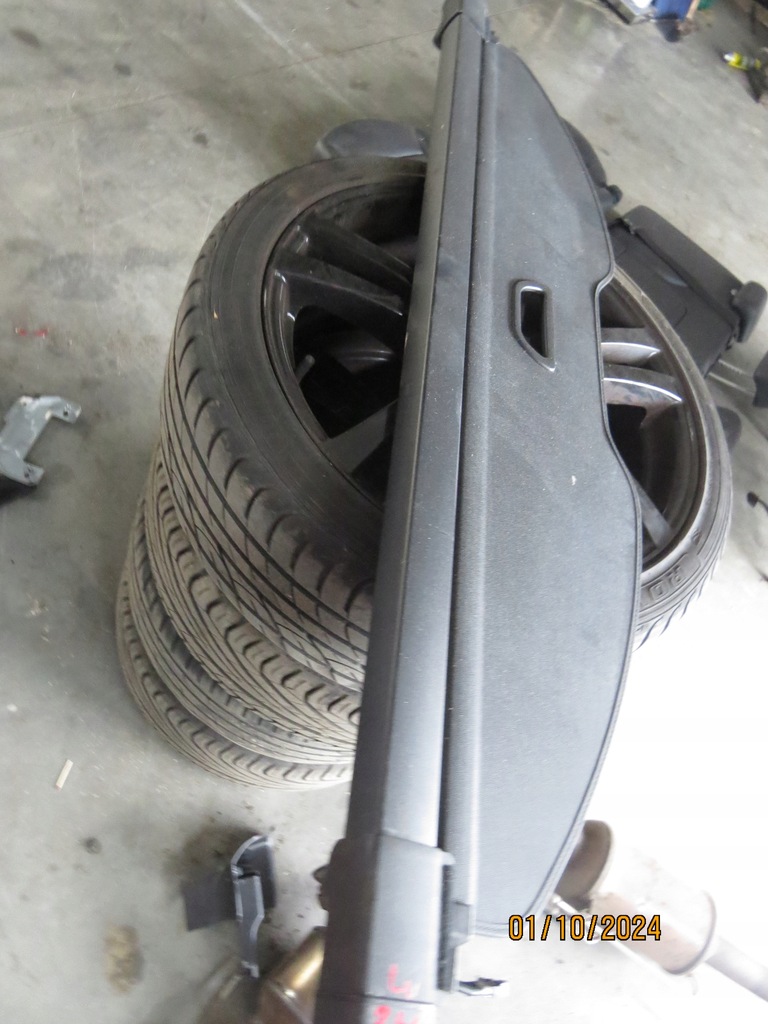 фото №1, Mercedes w246 b klasa шторка багажника