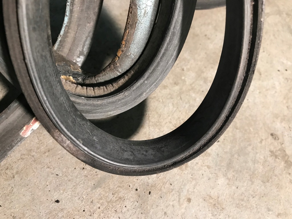 Прокладка ущільнювачі двері bmw e3 2.5 3.0 s 2500 Недорого