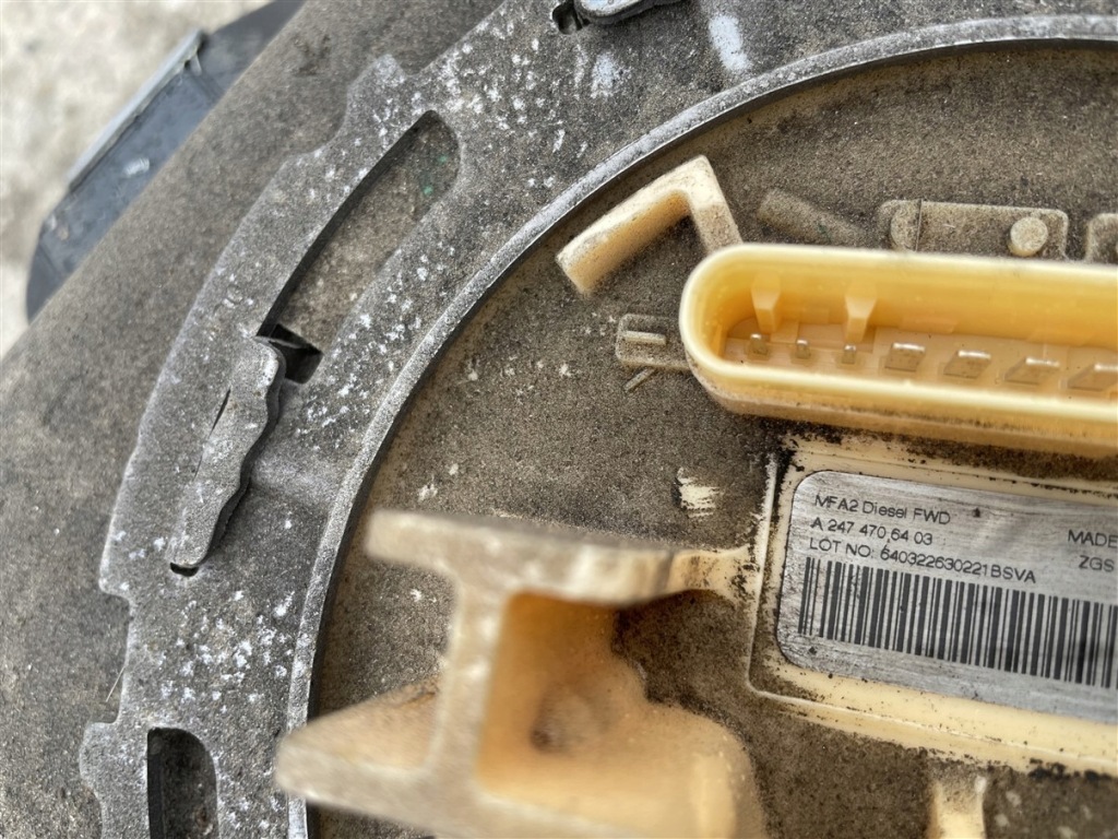 Бак пального bak + помпа поплавок sedan 2.0 cdi mercedes cla w118 118 Недорого