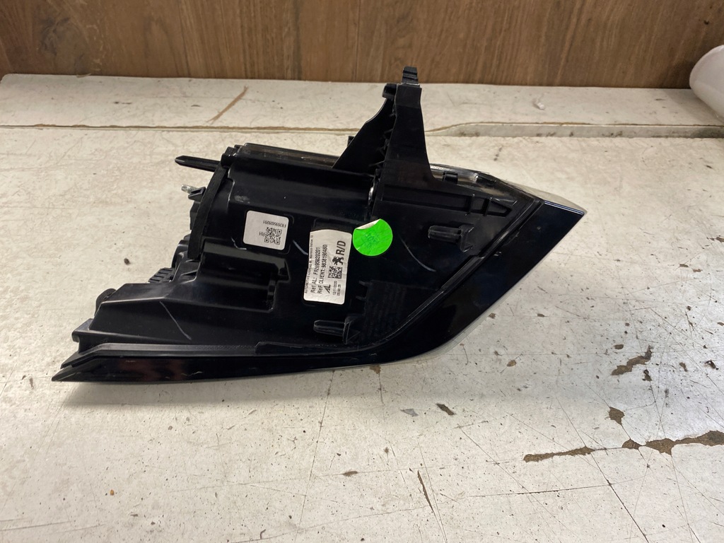 фото №6, Peugeot 2008 ii лампа led правий задня 9838190480