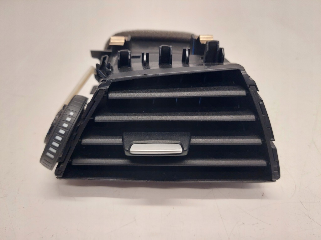 фото №1, Решітка обдув права bmw f20 f21 9205356