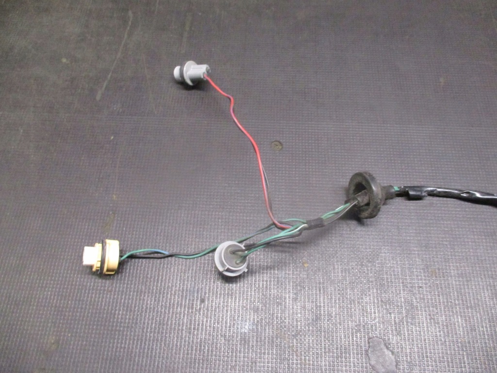 фото №9, Вкладыш лампы правый задняя mazda 5 05-10r