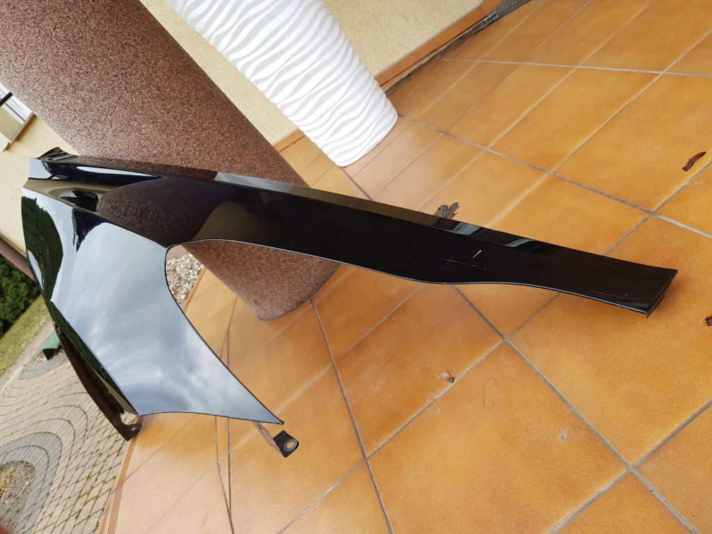 Купити Tesla model 3 17- крило правий перед