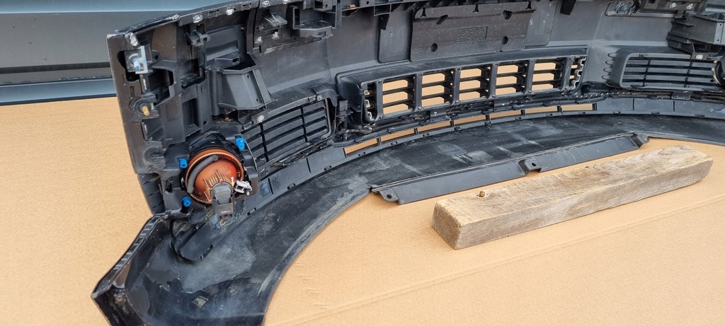 фото №14, Audi a8 d3 бампер перед bez отверстий оригинал b080