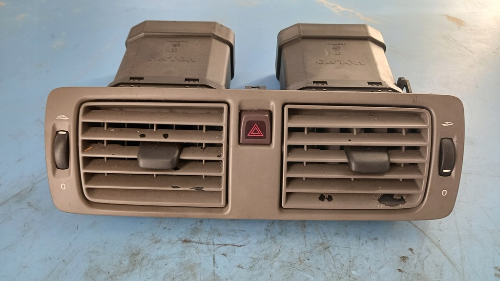 фото №1, Решётка обдув volvo c30 s40 v50