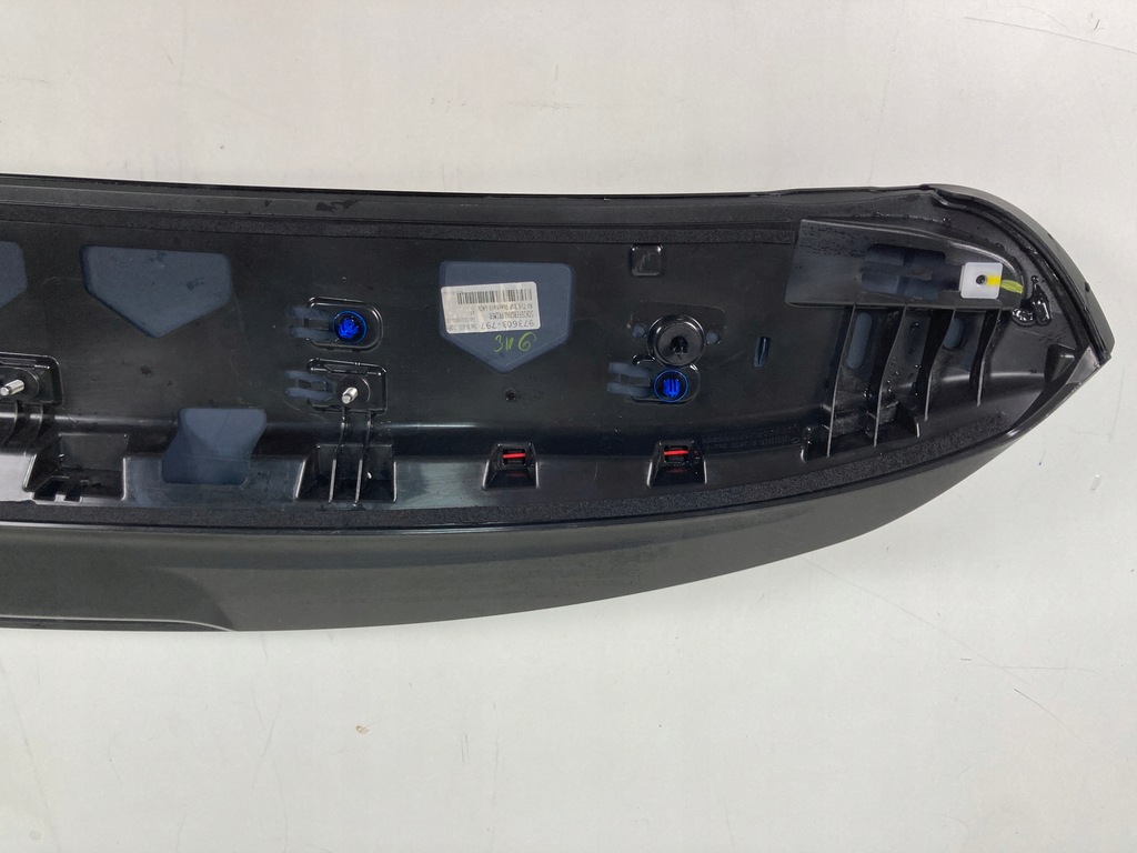 фото №7, Спойлер спойлер крышки audi q7 4m0