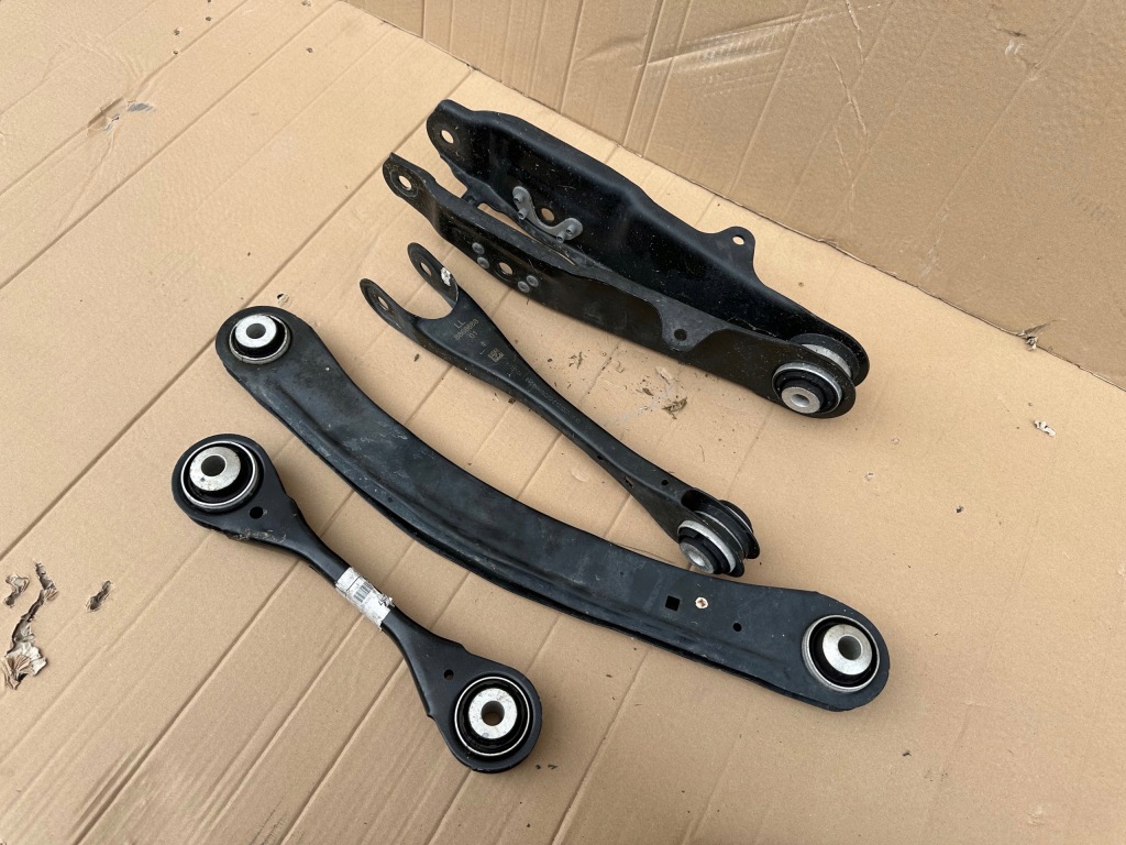 фото №1, Bmw ix i20 важіль задня лівий 6892257-03 оригінал