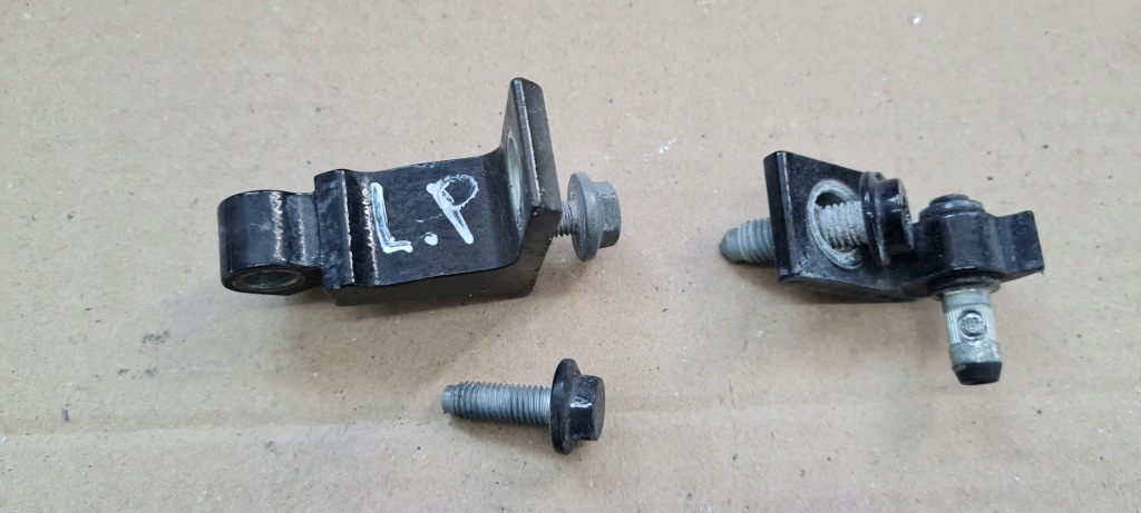 фото №2, S3 8v sedan a3 петля петли дверь левая левый задняя ly9b