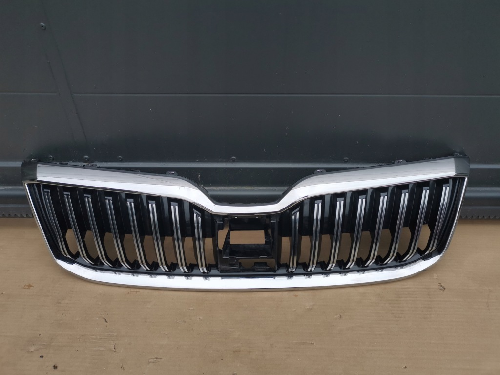 фото №1, Решётка радиатора решётка радиатора skoda superb iii 3 3v 3v0 19- lift