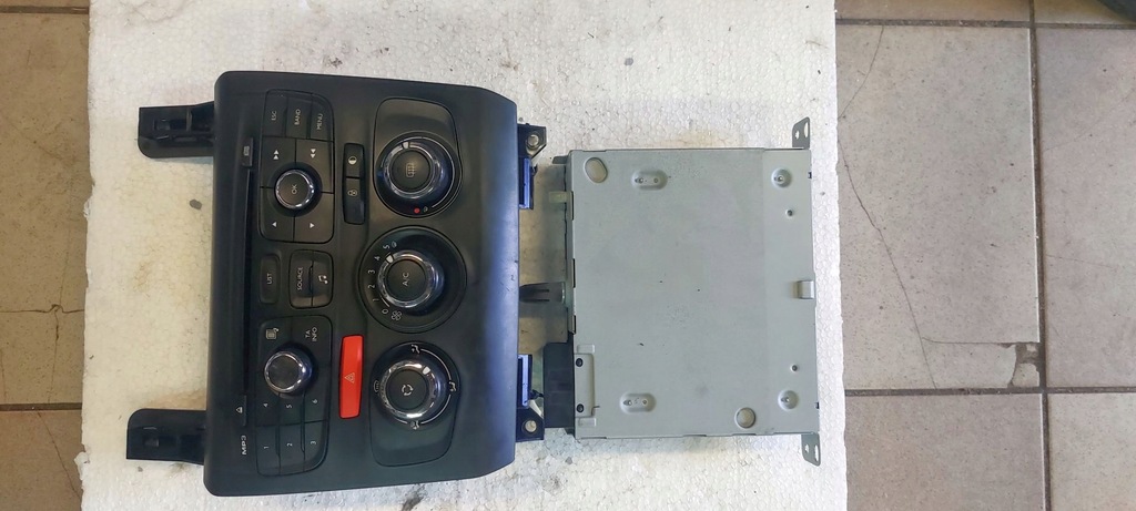фото №1, Панель кондиционера +радио citroen ds4 10r