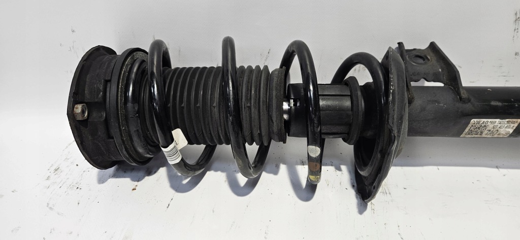 фото №3, Амортизатор правий перед vw t-roc ateca 5q0413031h