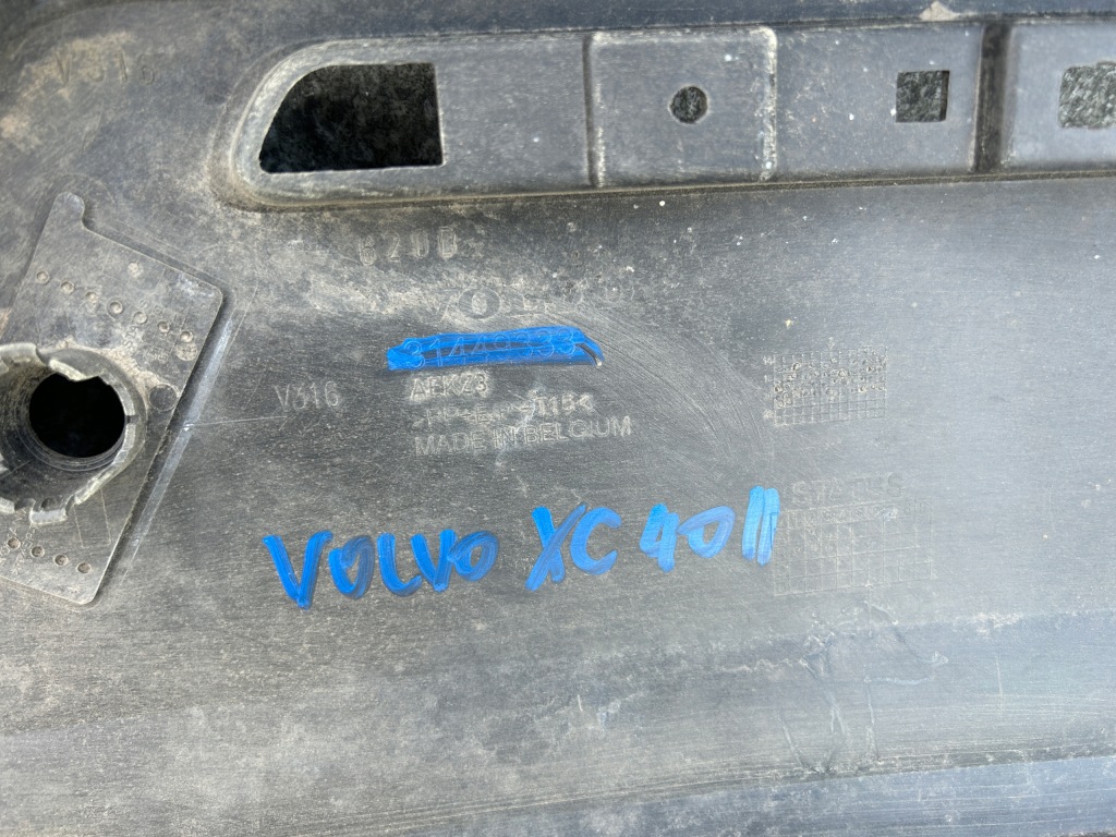 Volvo xc40 2 ii бампер задняя накладка 31449333 poznań с Разборки