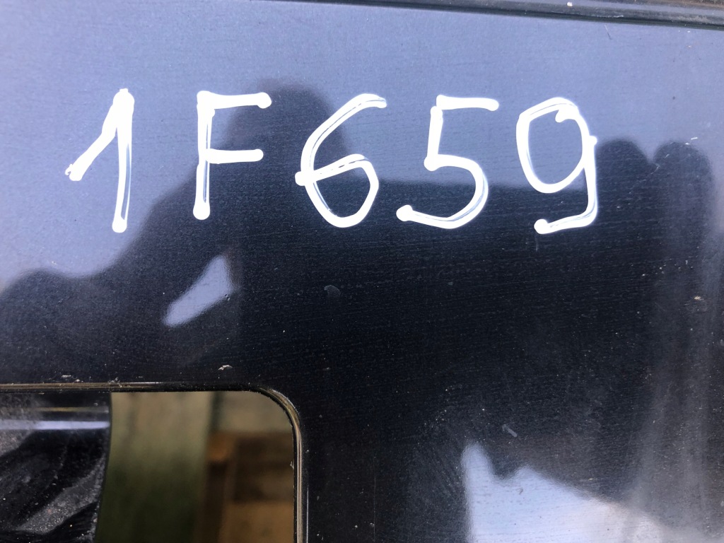 Бампер задній задній citroen c4 cactus 14- pdc датчики чорний комплектний Зі Шроту