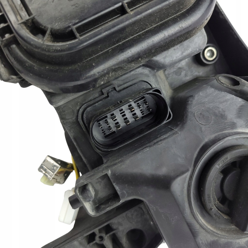 Audi a6 c6 рестайлинг  фара передняя перед правый  bi-xenon поворотный led 4f0941030dh Цена