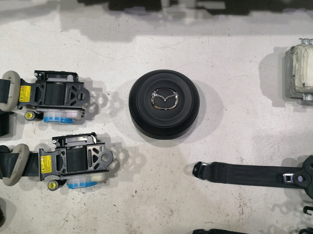 фото №5, Mazda 2 ii lift приборная панель консоль подушка безопасности подушки безопасности ремни оригинал nowa