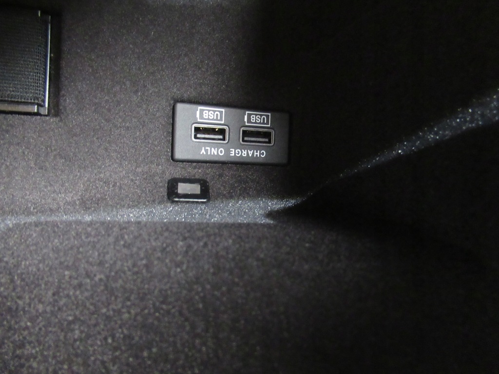 фото №8, Maserati levante бардачок пассажира 670043149