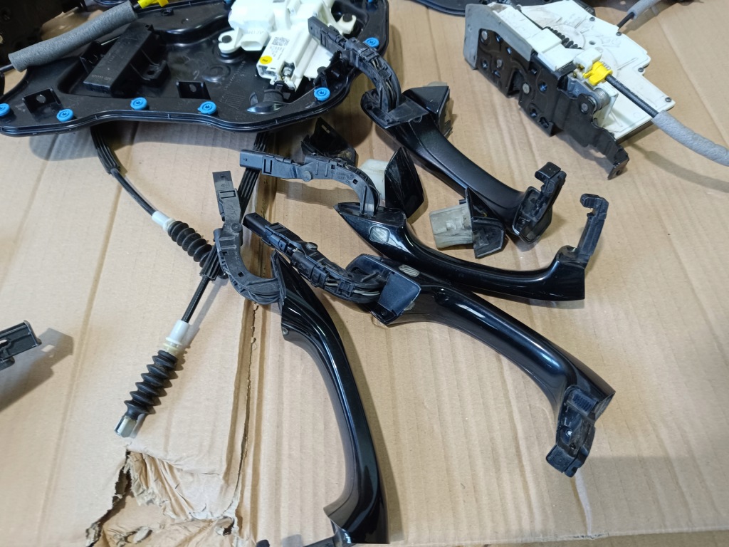 фото №3, Замки доводчики ручка доводчик audi a8 d5