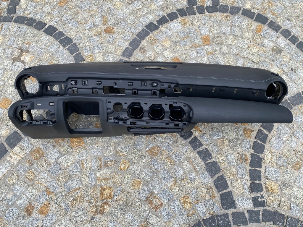 фото №1, Mercedes 177 a klasa приборная панель консоль приборная панель перед оригинал