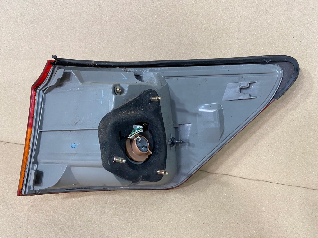 фото №3, Ліва лампа задня lexus is220 is-220 is 220