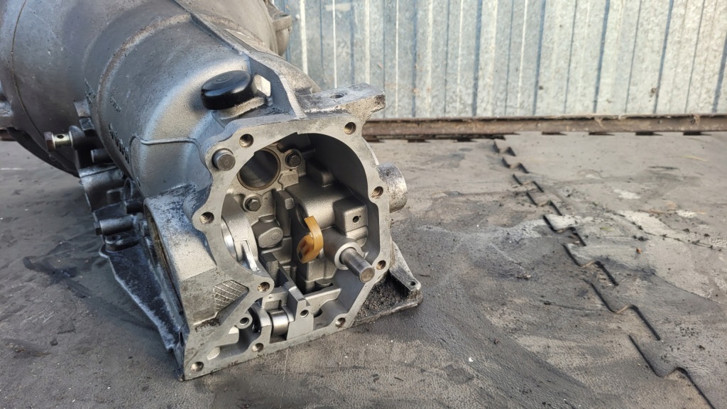 Купити Mercedes r107 sl w126 560 коробка передач передач автоматична корпус 1262713701