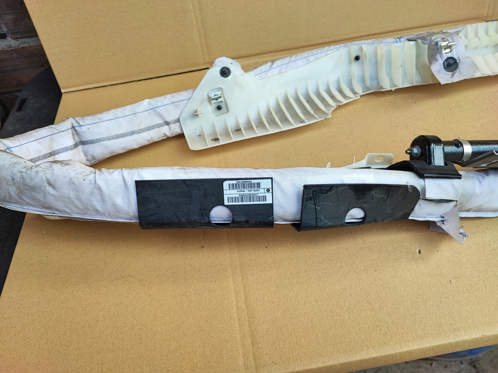 фото №13, Chrysler grand voyager iv шторка безопасности правая