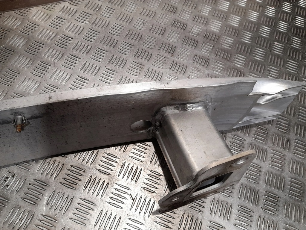 фото №8, Chevrolet camaro 84149485 задний усиление балка