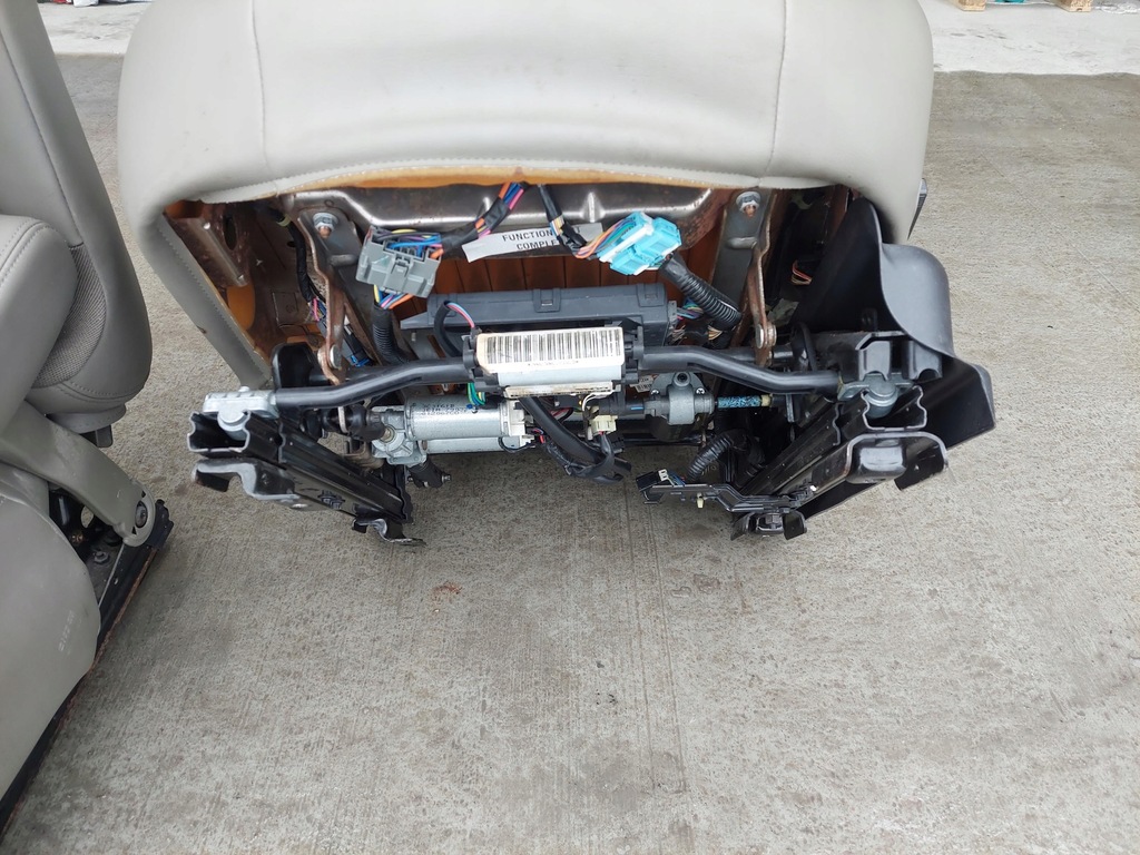 фото №15, Сиденье перед kompletny передний левый правый pas безопасности hummer h2