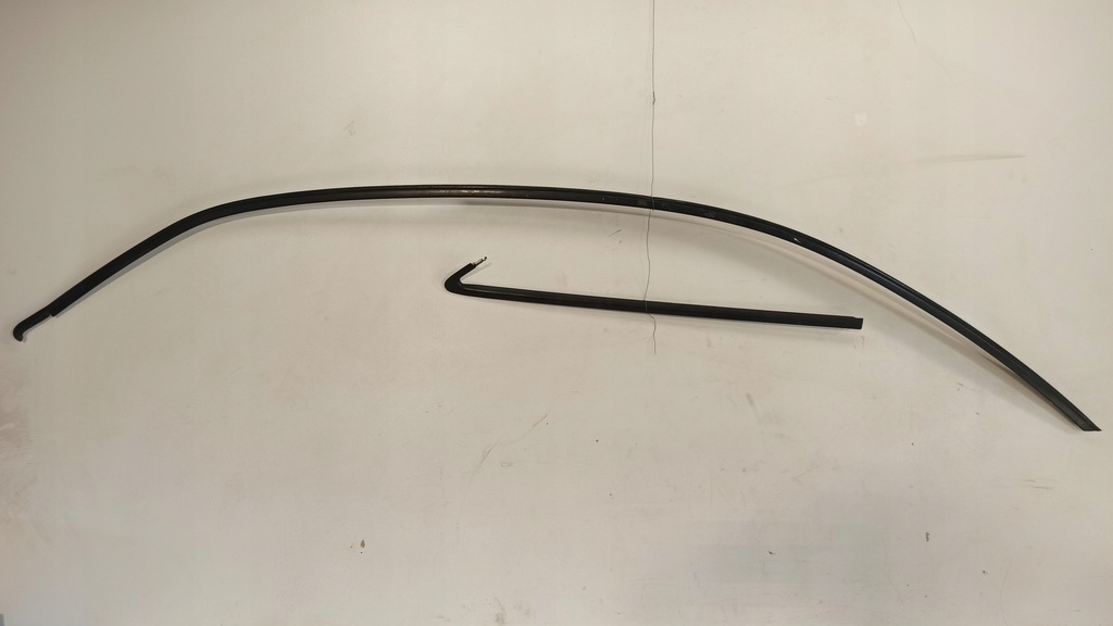 фото №1, Audi a5 coupe s-line молдинг дахова права