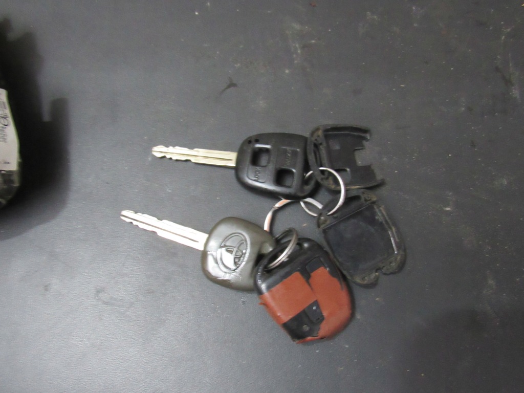 фото №5, Замок зажигания ключ avensis verso 2.0 d4d