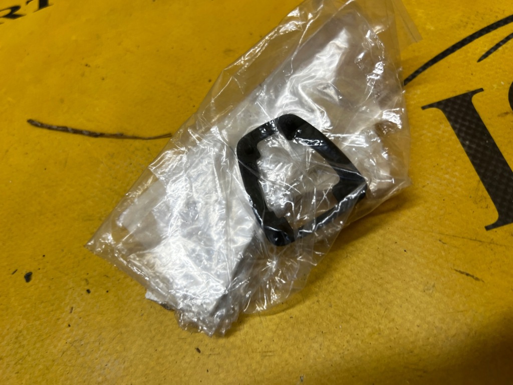 фото №1, Підкладка розпилювача фара фари права bmw 1 e87 nowa oem