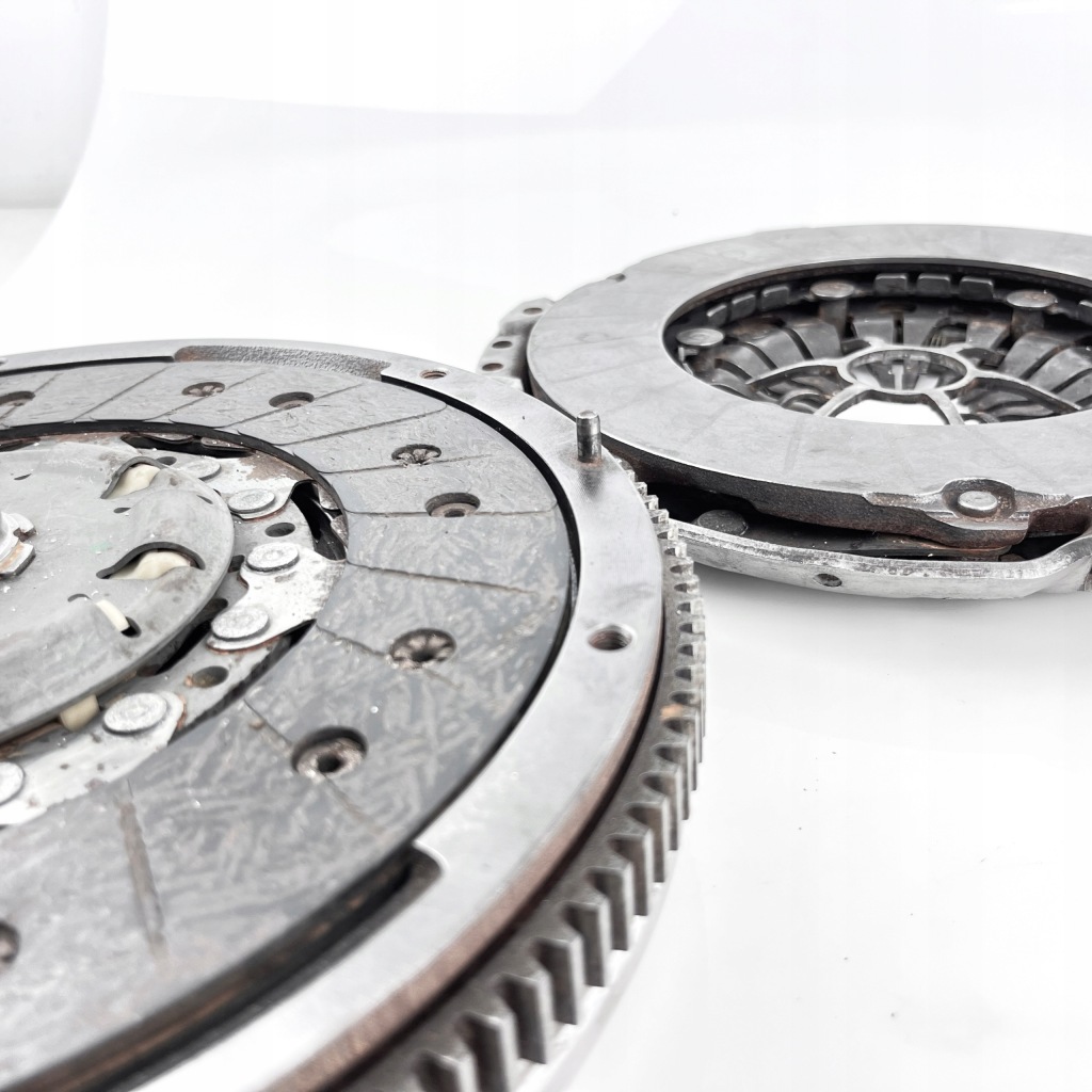 фото №9, Зчеплення комплект двомасовий маховик luk 2.0 tdi vw / audi / skoda / seat 05l105266b