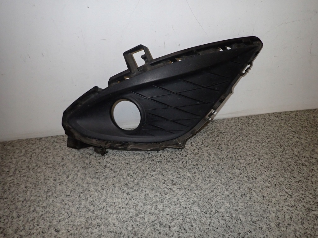 фото №1, Mazda5 mazda 5 ii 10- заглушка противотуманной фары решётка lew