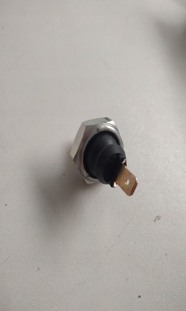 Датчик давления масла hella 6zl003259-471 Киев