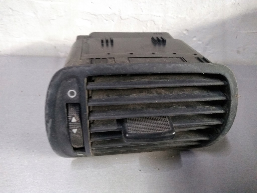 фото №6, Audi a3 8l 8d0819635a решітка обдув середня łódź